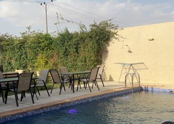 استراحة بمسطح اخضر وجلسة