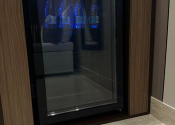 استديو هادئ بدخول ذاتي 