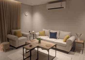 شقة بصالة مريحة ودخول ذاتي 