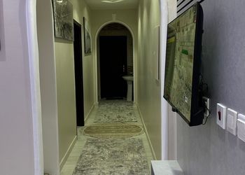 شقة بصالة وغرفتين نوم 