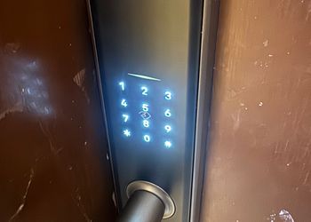 استديو بسرير ماستر وأثاث مريح 