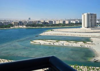 شقة بغرفة معيشة وغرفتين نوم 