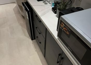 استديو هادئ بدخول ذاتي 