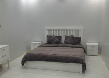 شاليه بمسطح اخضر  والعاب مائية