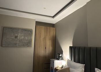استديو بسرير ماستر وجلسة جانبية 