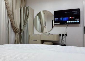 استديو بجاكوزي ودخول ذاتي
