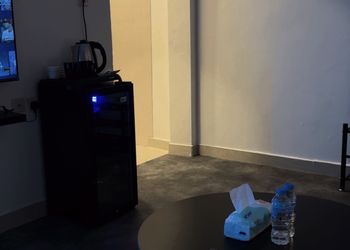 استديو بسرير ماستر وأثاث مريح 
