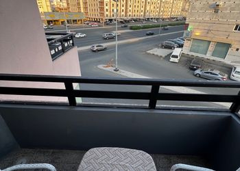 شقة بصالة و غرفة نوم 