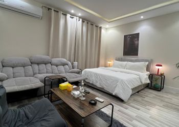 استديو بسرير ماستر وجلسة جانبية 