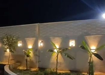 شاليه بجلسة خارجية ومسبح داخلي