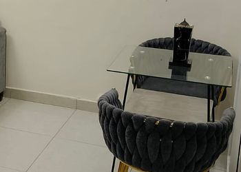 شقة بدخول ذاتي وصالة انيقة 