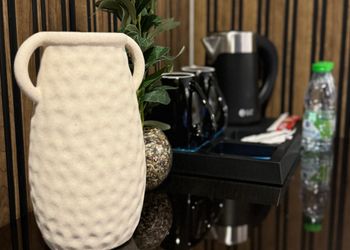 استديو بأثاث مريح وبسيط 