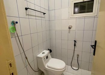 استديو بأثاث مريح وبسيط