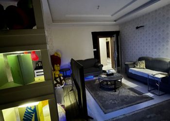 استديو هادئ بدخول ذاتي 