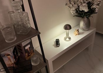 شقة فاخرهـ ببلكونة علوية وشرفة