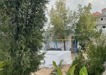 استراحة بمجالس وجلسة خارجية