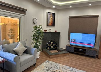 شاليه بمسبح داخلي وجلسة خارجية