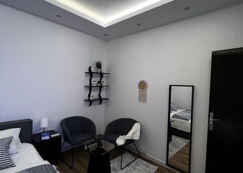 استديو بسرير ماستر ودخول ذاتي