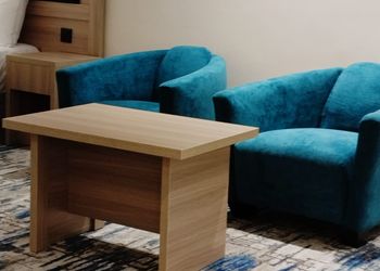 استديو بأثاث مريح وبسيط 