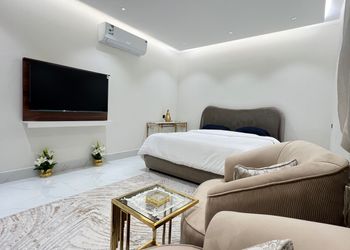 استديو بسرير ماستر وجلسة جانبية