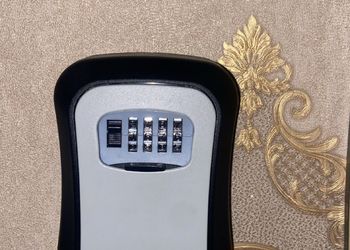 استديو بسرير ماستر وجلسة مريحة 