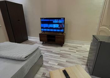 استديو بسرير ماستر وجلسة جانبية