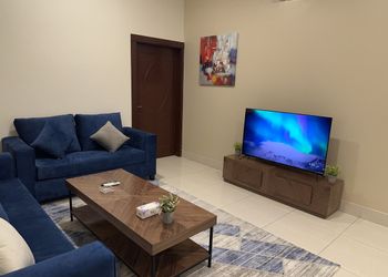 شقة بغرفة نوم وغرفة جلوس 