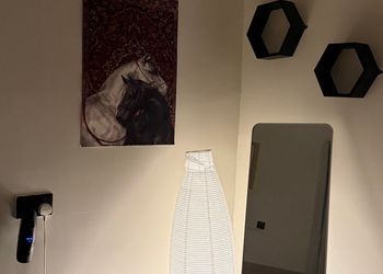 استديو بسرير ماستر وجلسة جانبية
