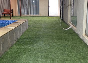 شاليه بمسبح مع العاب اطفال