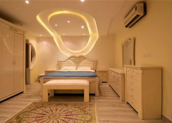 شاليه بمسبح بألعاب مائية وجلسات