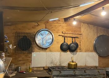 مخيم بجلسة خارجية واجواء ممتعة