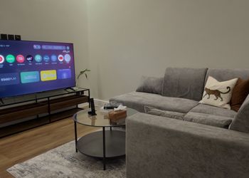 استديو بسرير ماستر وأثاث مريح 