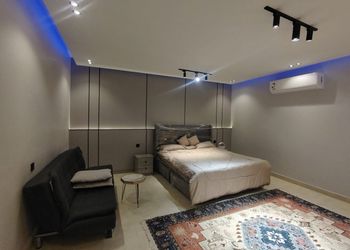 استديو بسرير ماستر 