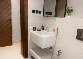 شقة بغرفة معيشة وغرفة نوم 