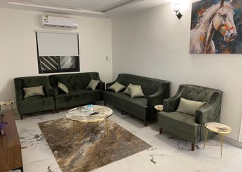 شقة بصالة أنيقة وثلاث غرف نوم