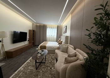استديو بتصميم أنيق ودخول ذاتي