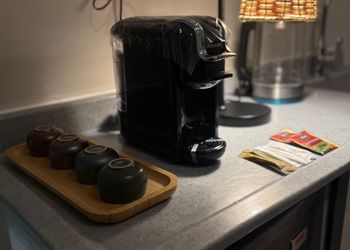 استديو بسرير ماستر وجلسة جانبية 