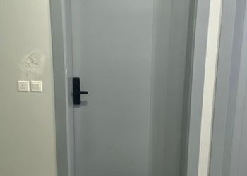 شقة بغرفة معيشة وغرفة نوم 