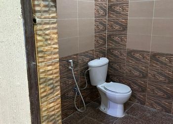شاليه بمسبح و وجلسات خارجية 