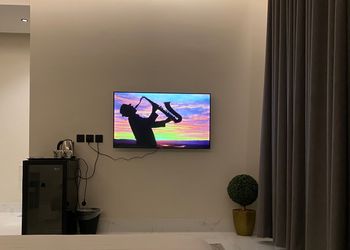 استديو بأثاث مريح وبسيط 