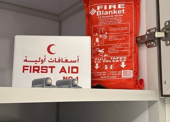 شقة بغرفتين نوم وصالة 