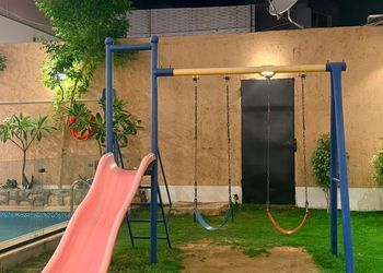 شاليه بتصميم نجدي ومسبح خارجي 