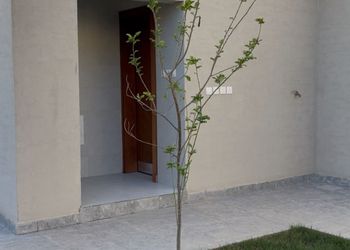 شاليه بجلسة خارجية ومسبح خارجي 