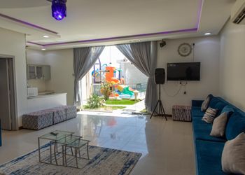 شاليه بركن شواء ,جاكوزي,ساونا,مسطح اخضر,