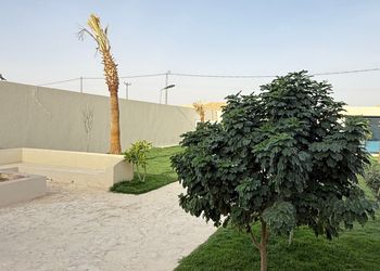 شاليه بجلسة خارجية ومسبح 
