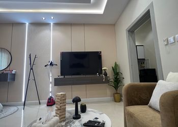 استديو بسرير ماستر وجلسة جانبية