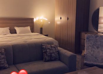 استديو هادئ بسرير ماستر