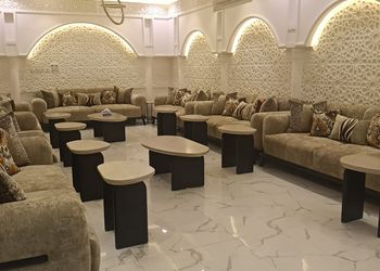 شاليه بمسطح اخضر ومسبح ألعاب مائية