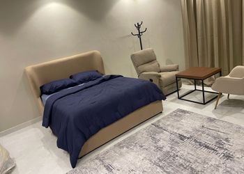 استديو بأثاث مريح وبسيط 