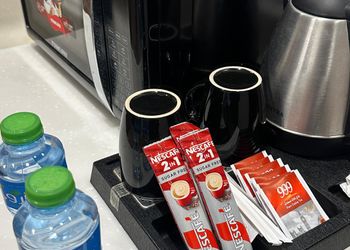 شقة بغرفة معيشة وغرفة نوم 
